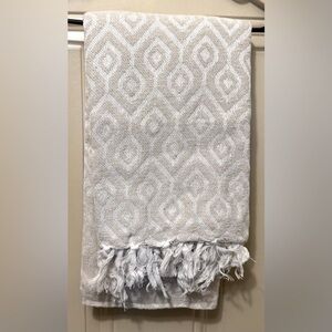 DII Design Imports Fringed Cotton Throw Hexagonal Design in White and Cream